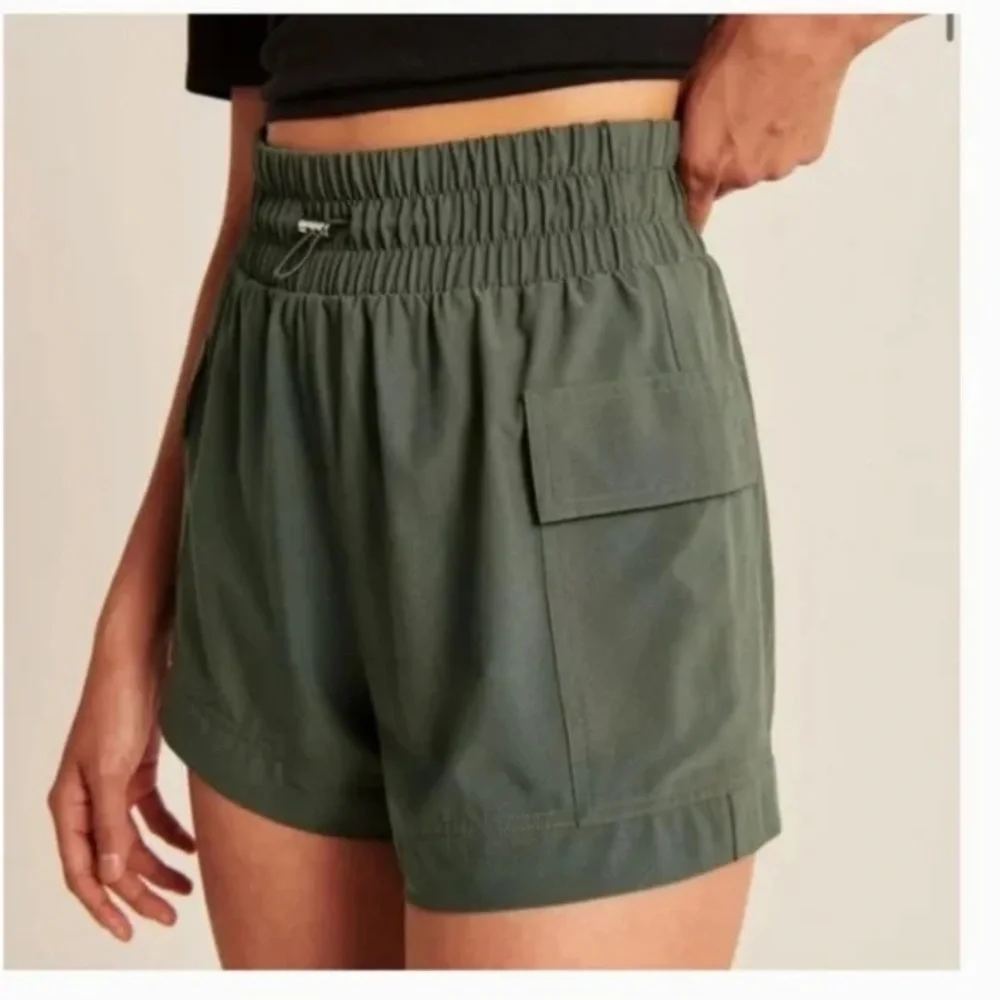 Abercrombie Green Traveler Shorts - Picture 2 of 6